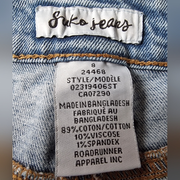 Suko Jeans Light Wash Distressed Hem Denim Jeans ๐ - Picture 7 of 7